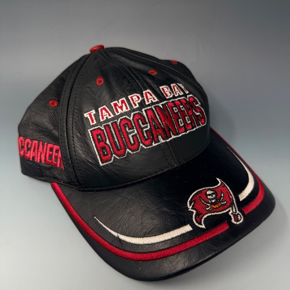 Reebok Tampa Bay Buccaneers Genuine Leather Hat Mens Black Vintage Made in USA
